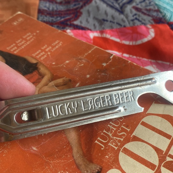 VINTAGE Logo Engraved Lucky Lager Beer Bottle Can Opener Made in Chicago USA - Picture 2 of 7